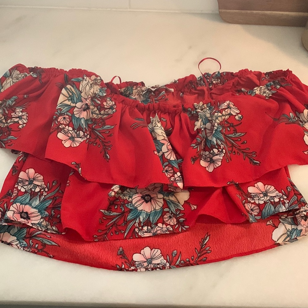 Off shoulder floral crop